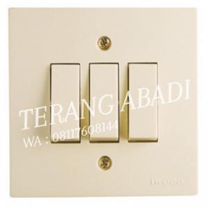 Saklar Triple 3 gang Broco 6613 Saklar Triple 3 gang Broco 6613